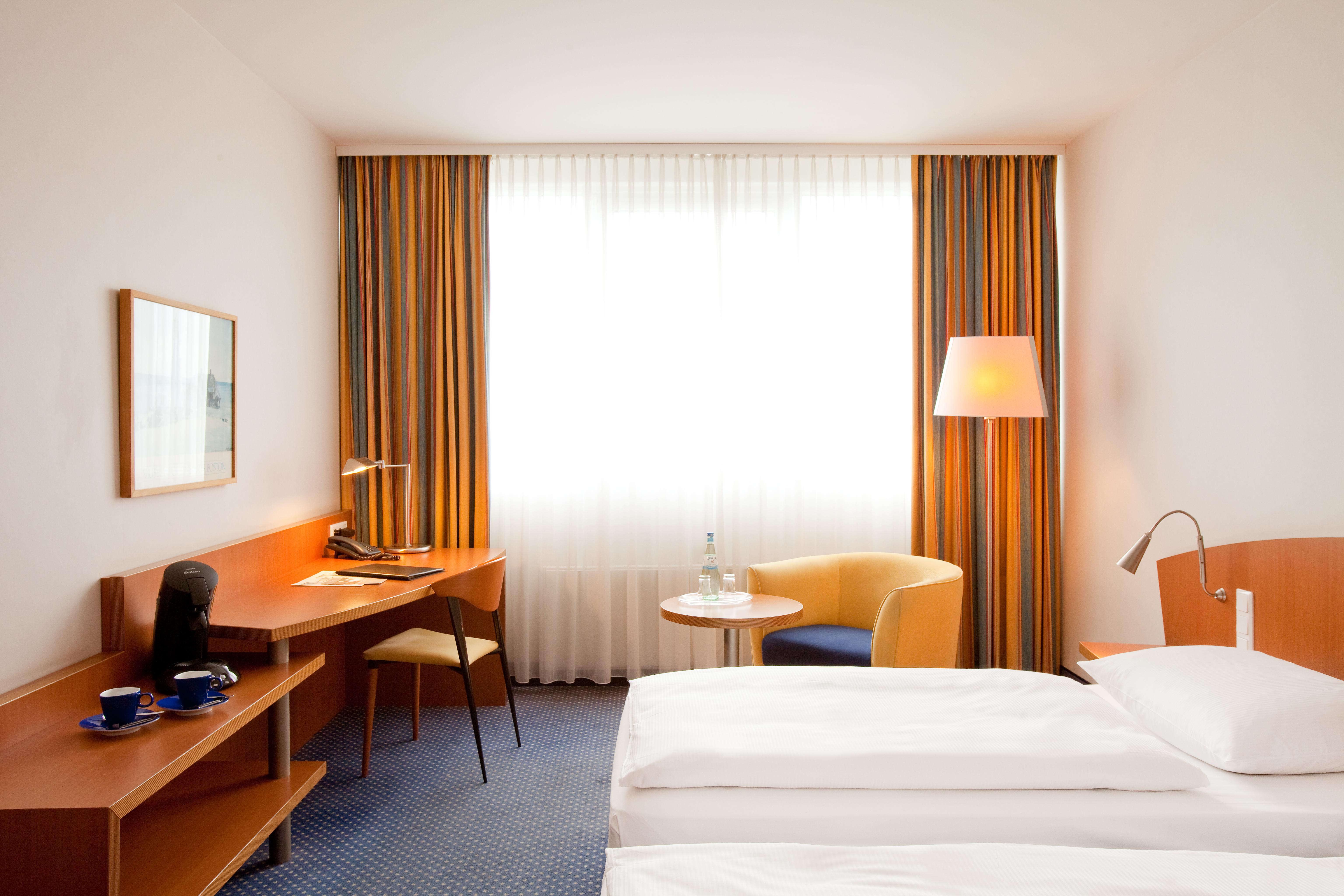 Vienna House By Wyndham Baltic Stralsund Hotel Buitenkant foto