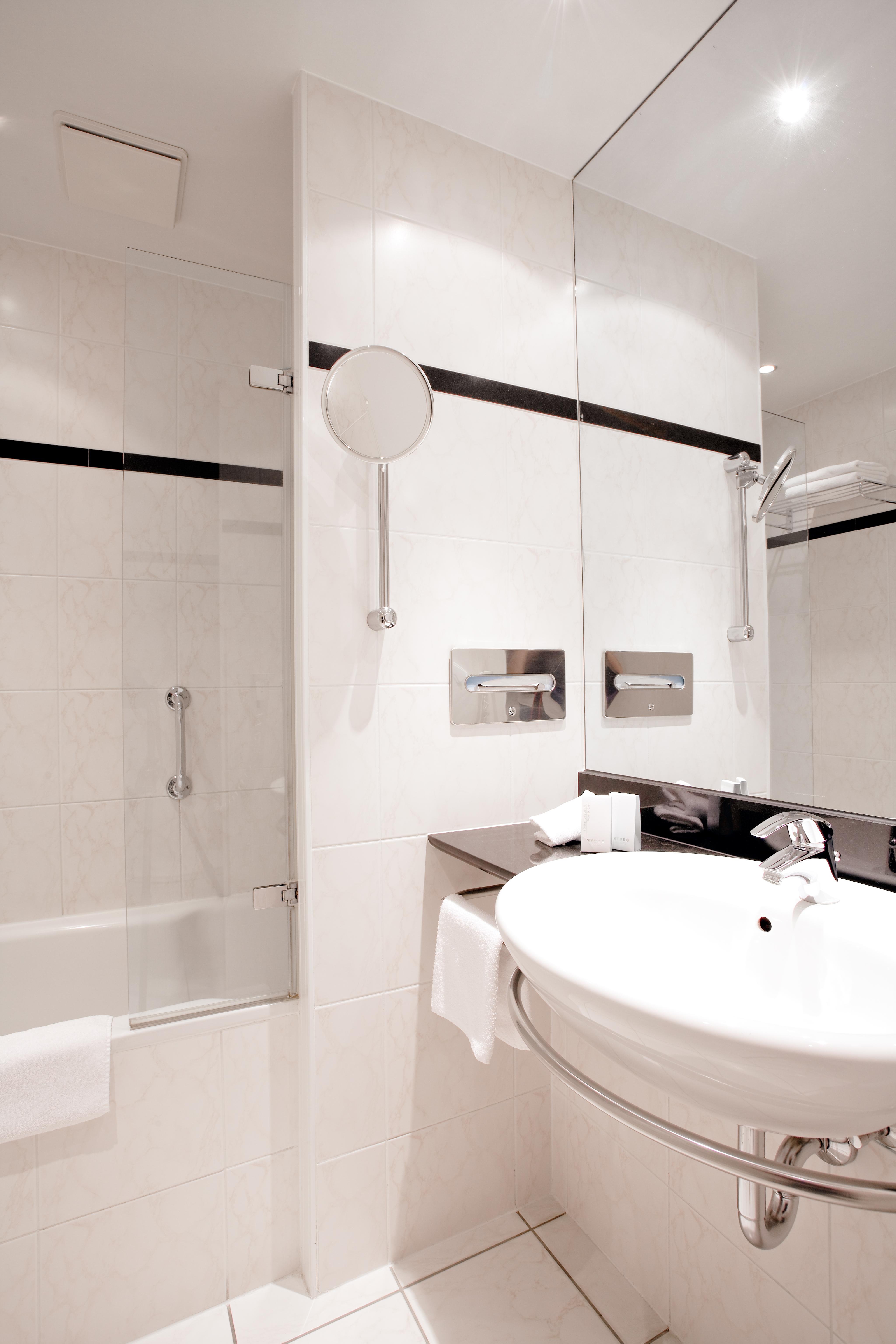 Vienna House By Wyndham Baltic Stralsund Hotel Buitenkant foto